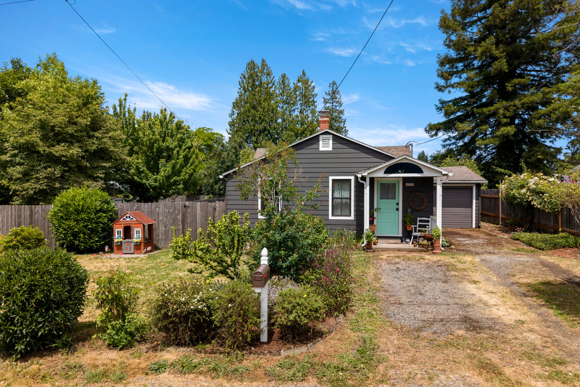 009-4315SoutheastRhodesaStreet-Milwaukie-OR-97222-SMALL