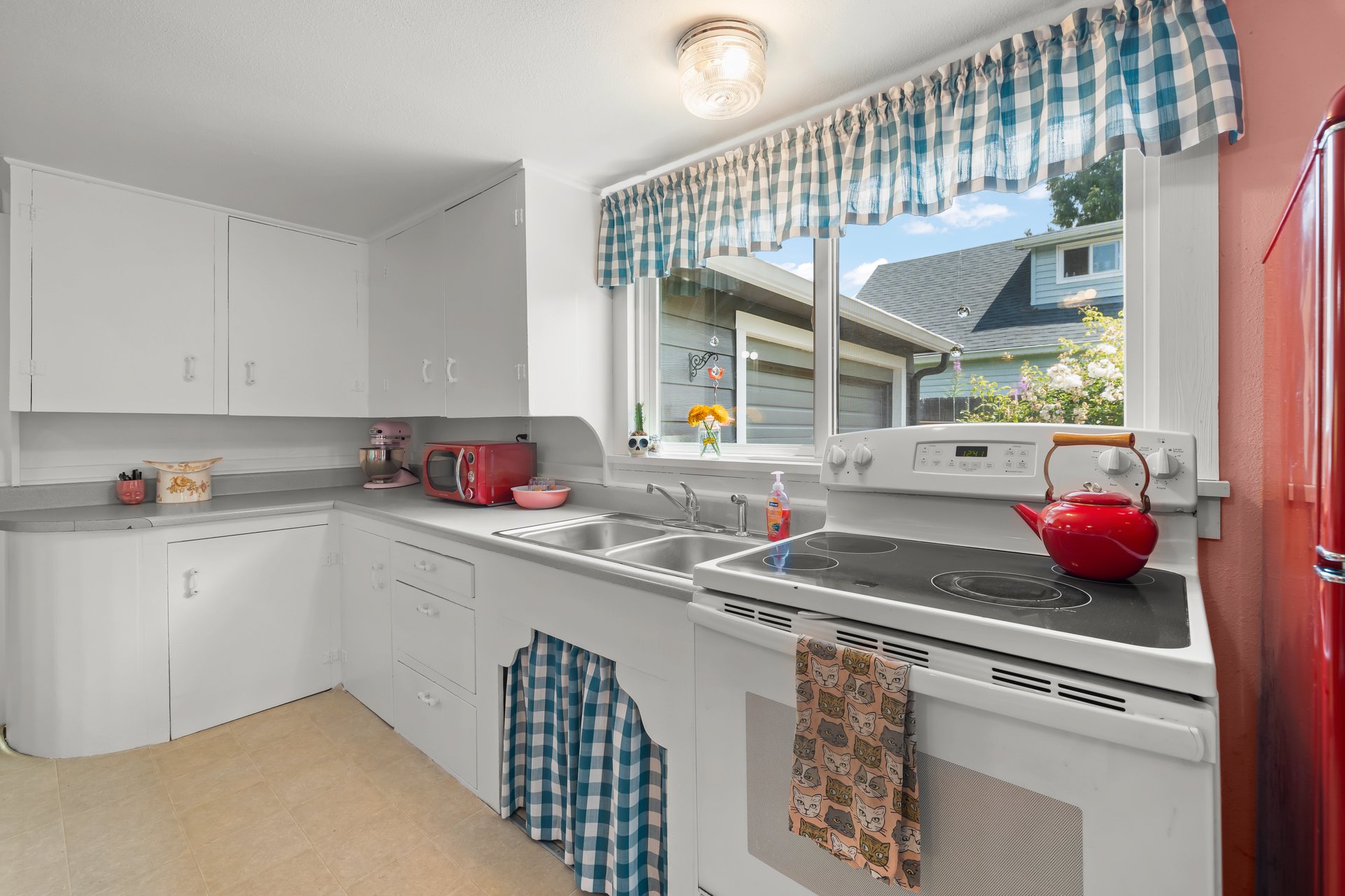 018-4315SoutheastRhodesaStreet-Milwaukie-OR-97222-SMALL - Copy