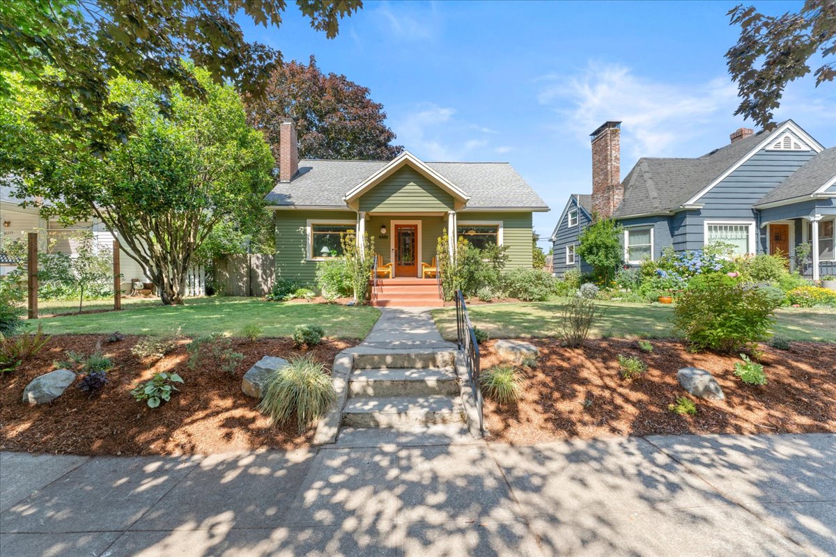 01-6335 N Williams Ave-03667