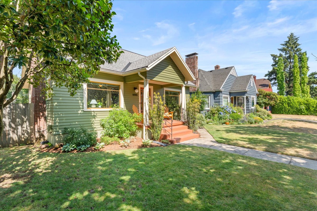 02-6335 N Williams Ave-03657