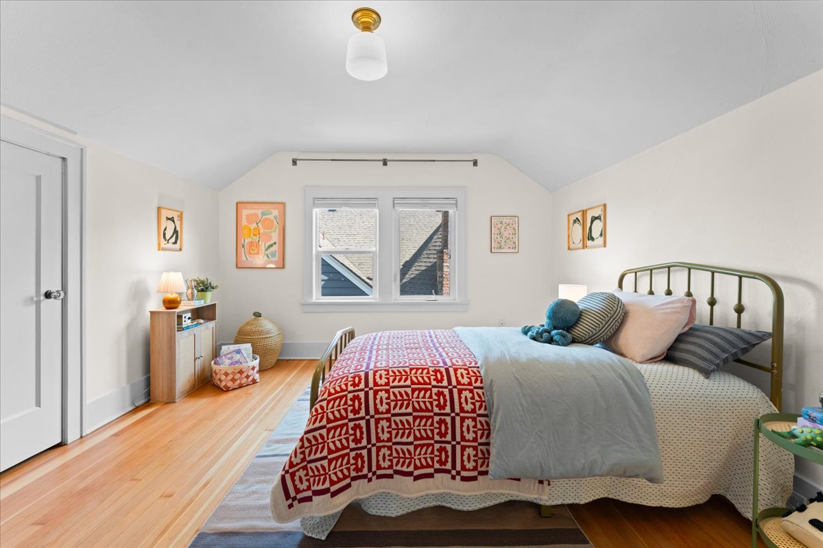 37-6335 N Williams Ave-03567