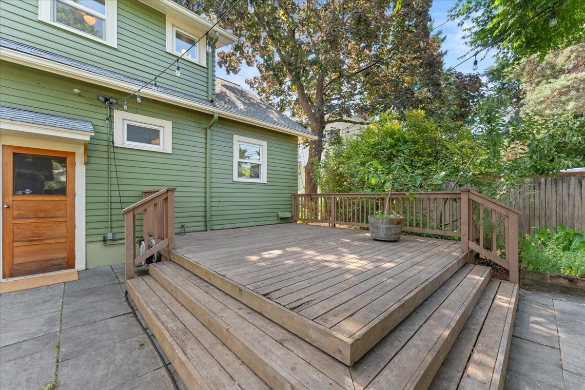 44-6335 N Williams Ave-03595