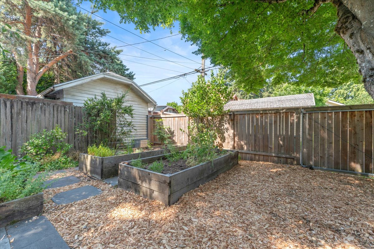 48-6335 N Williams Ave-03605
