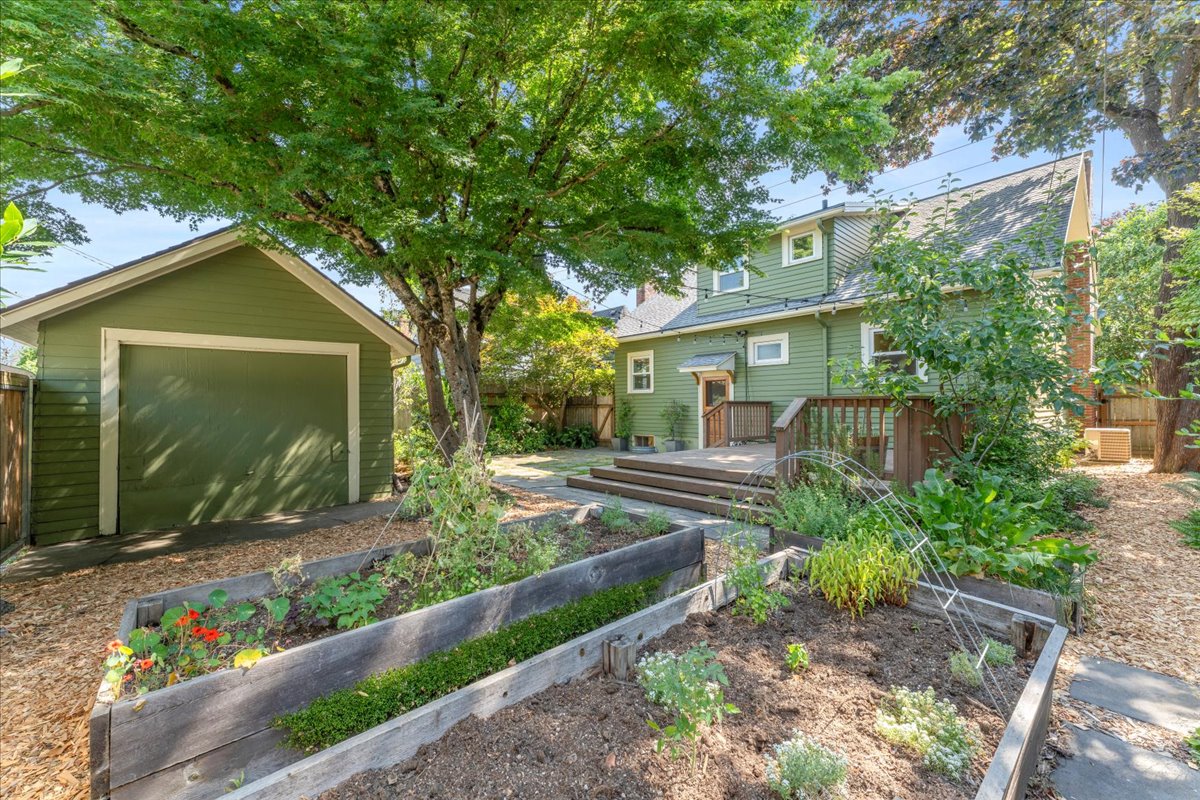 50-6335 N Williams Ave-03645
